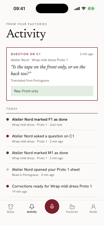 The Activity screen: the factory asked a question on C1, translated from Portuguese, and marked M1 and F1 as done.